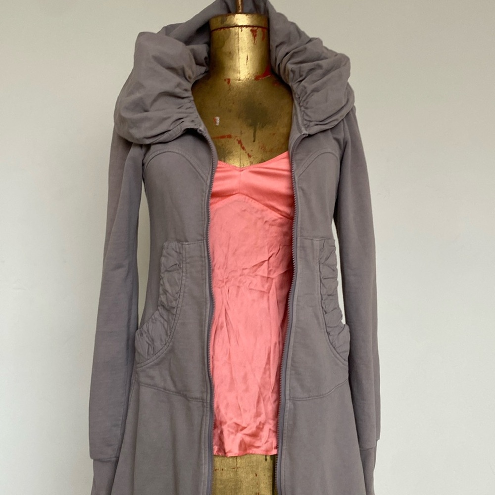 Long Prairie Underground Hooded Taupe